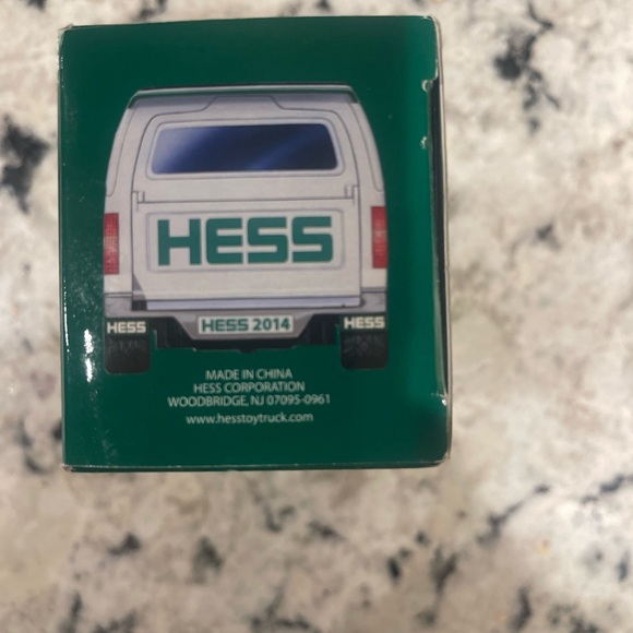 BRAND NEW—HESS Mini- 2014 Rare 17th Issue 50th ANNIVERSARY Miniature Sports SUV - Picture 3 of 7